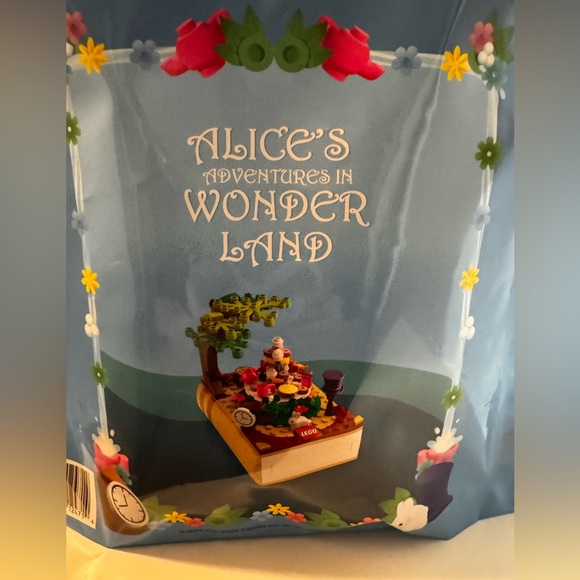 Lego limited edition fairy tale set Alice’s adventures in wonderland - Picture 2 of 2
